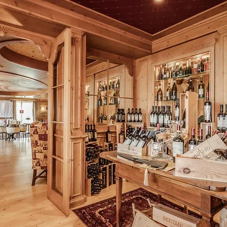 HOTIDAY Room Collection - Campiglio Pradalago-3